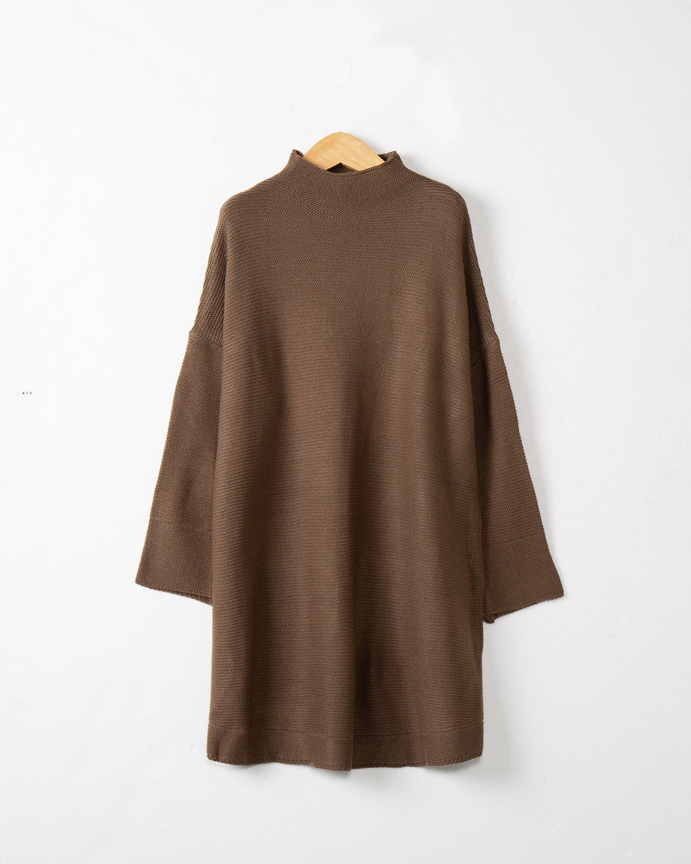 Damen Oversize Strick-Tunika mit kurzem Stehkragen und überschnittener Schulter Nord Taschen