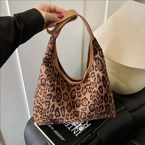 Damen elegante Hobo-Tasche aus hochwertigem Kunstleder mit attraktivem Leopardenmuster Nord Taschen