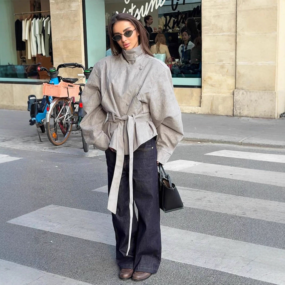 Damen Kurzjacke aus Veloursleder‑Optik mit hohem Stehkragen, Taillengürtel und kastiger Oversize‑Silhouette Nord Taschen