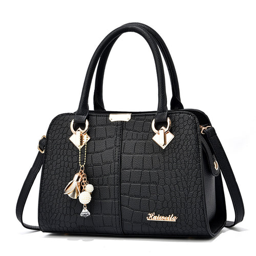 Damen elegante Handtasche mit Krokodil-Prägung und detaillierten Anhängern Nord Taschen