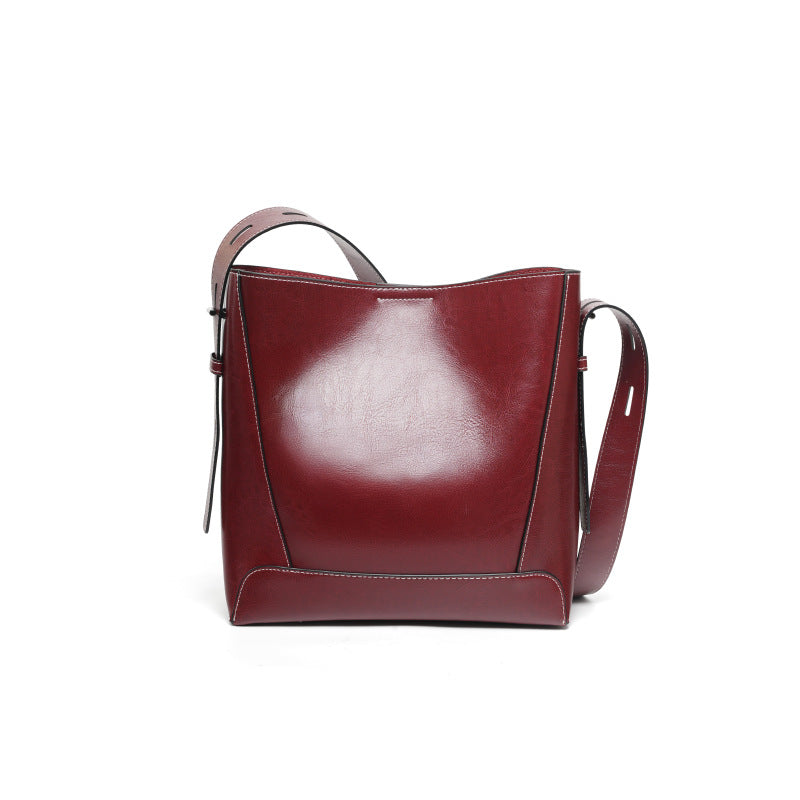 Damen elegante Schultertasche mit strukturierten Akzenten Nord Taschen