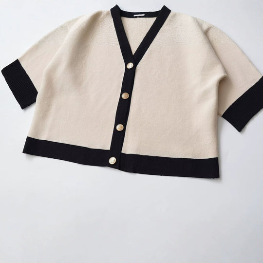 Damen 20+ kastiger Kurzcardigan im Kimono‑Look mit kontrastbesatz und Goldknöpfen Nord Taschen