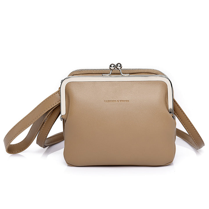 Damen Clutch mit dekorativem Metallverschluss Nord Taschen