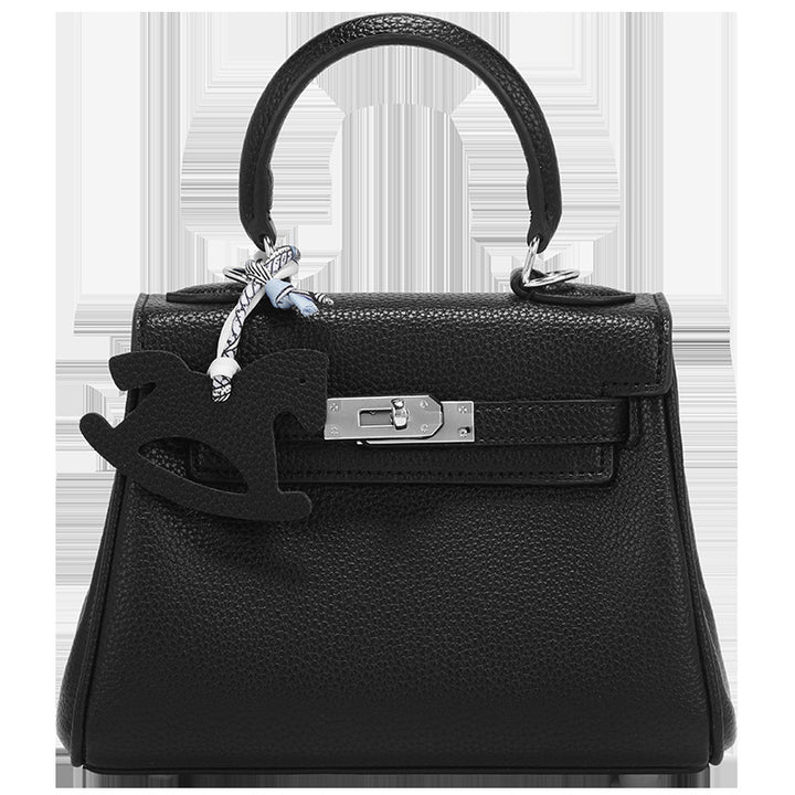 Damen Handtasche im zeitlosen Design mit edlem Schlüsselanhänger Nord Taschen