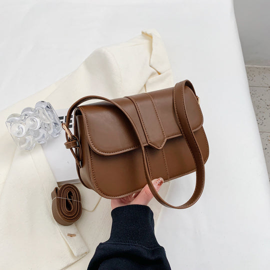 Damen Umhängetasche mit elegantem Klappenverschluss und verstellbarem Schulterriemen Nord Taschen