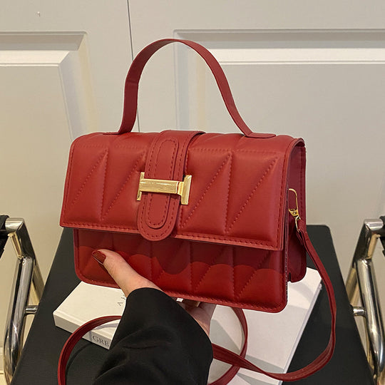 Damen Handtasche mit gestepptem Design und elegantem Klappverschluss Nord Taschen