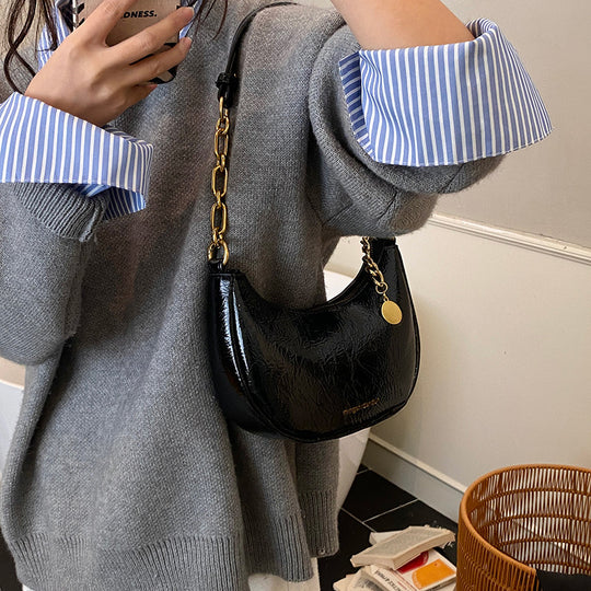 Damen elegante Umhängetasche mit Kettenakzent Nord Taschen