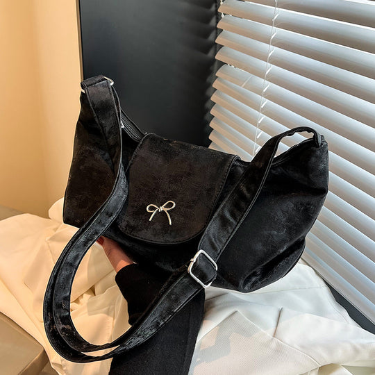 Damen Schultertasche mit elegantem Samtmaterial und verspieltem Schleifendetail Nord Taschen