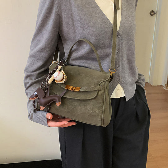 Damen Umhängetasche mit niedlichem Tieranhänger und praktischem Schulterriemen Nord Taschen