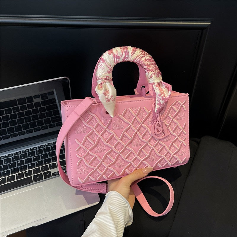 Damen elegante Handtasche mit strukturiertem Design und modischem Halsschal Nord Taschen