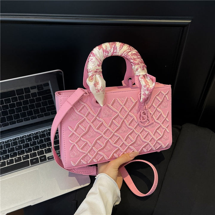 Damen elegante Handtasche mit strukturiertem Design und modischem Halsschal Nord Taschen