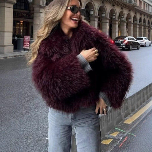 Damen Kurzjacke im Cropped‑Schnitt aus fluffigem Hochflor‑Faux‑Fur mit tiefem Schalkragen Nord Taschen