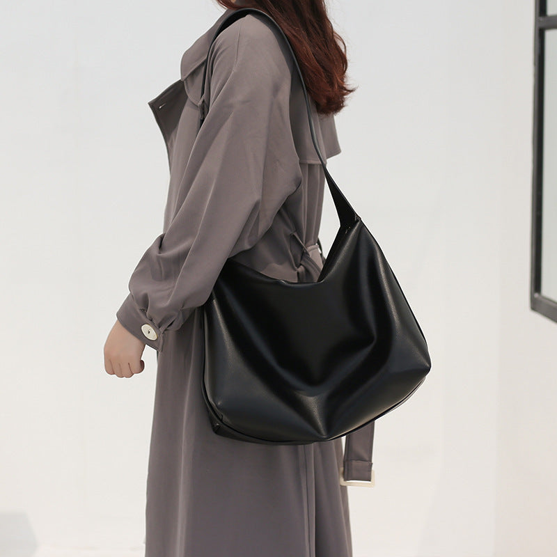 Damen Hobo-Tasche aus hochwertigem Leder mit elegantem Faltendesign Nord Taschen