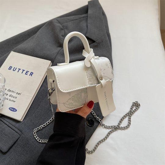 Damen elegante Umhängetasche mit floralem Design und modischen Akzenten Nord Taschen