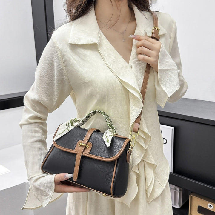 Damen elegante Handtasche mit modischem Schal-Detail Nord Taschen