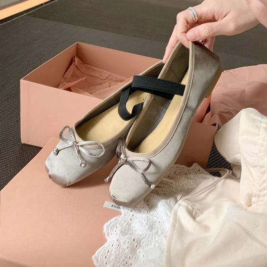 Damen Ballerina-Schuhe mit glamourösem Schleifendetail und flexiblem Riemendesign