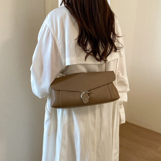 Damen Umhängetasche mit elegantem Klappenverschluss und stilvollem Design Nord Taschen
