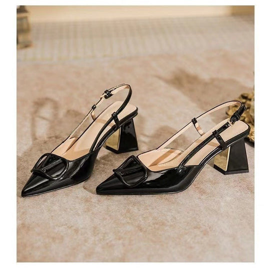 Damen Slingback Pumps mit dekorativen Metallakzenten und komfortablem Blockabsatz