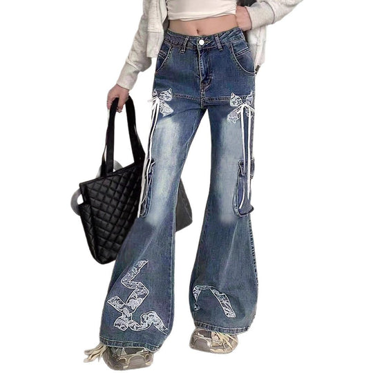 Damen weite ausgestellte Jeanshose im Cargostil mit Zierbändern, Spitzenapplikationen und Mehrfachtaschen Nord Taschen