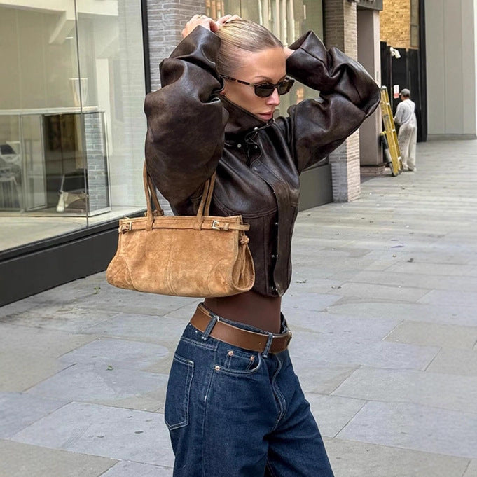 Damen Kurzjacke aus Lederimitat mit hohem Stehkragen, Schulterklappen und taillierter Silhouette Nord Taschen