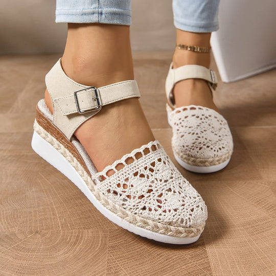 Damen  bestickte Espadrille-Pantoletten mit verstellbarem Knöchelriemen, floraler Häkel-Optik und geflochtenem Jute-Plateau Nord Taschen
