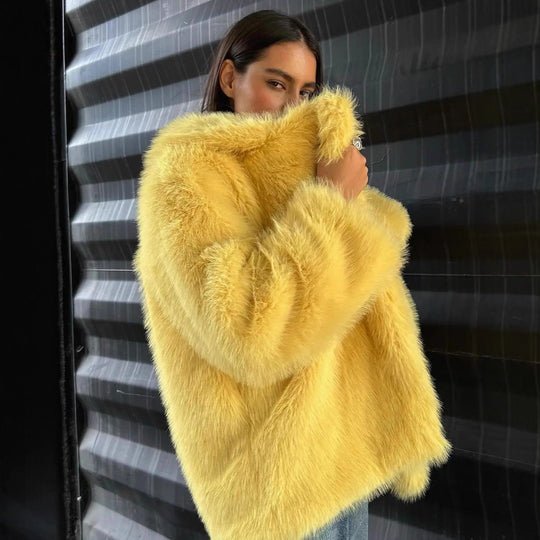 Damen Kurzer Oversize Kunstpelz-Mantel mit voluminösem Schalkragen Nord Taschen