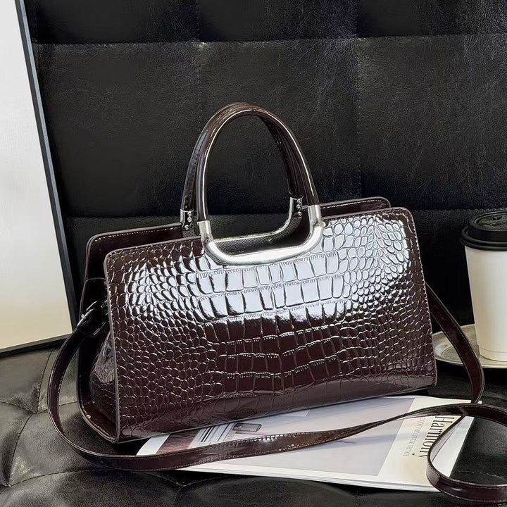 Damen Handtasche im trendigen Krokodil-Look von Nord Taschen