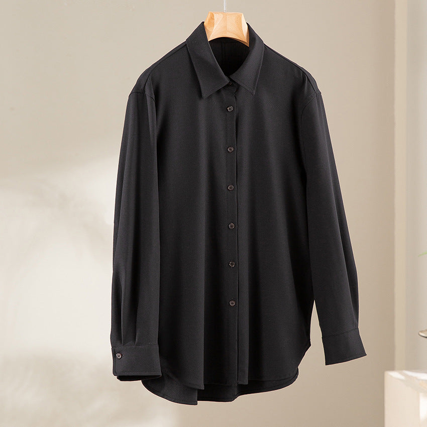 Damen Oversize-Satinbluse im Hemdcut mit klassischem Kragen und abgerundetem Saum Nord Taschen