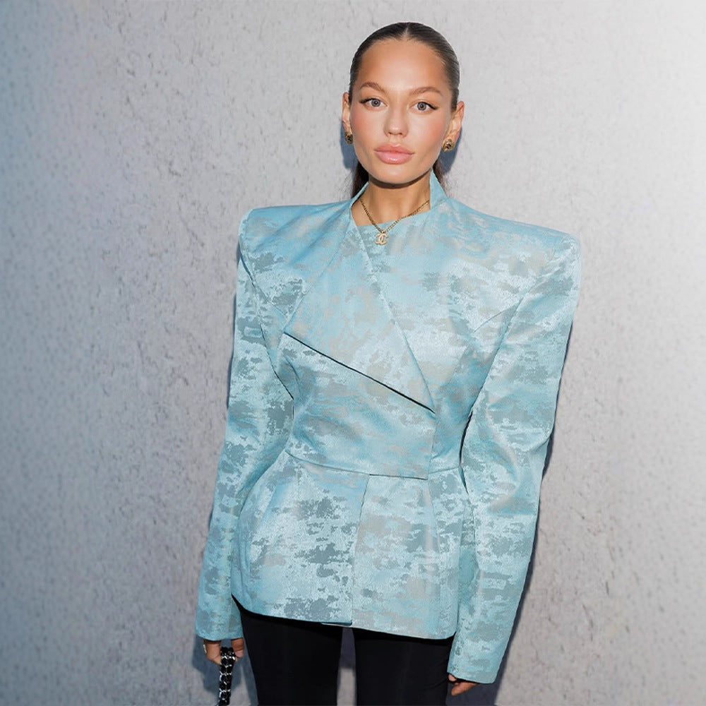 Damen Taillierter Jacquard-Blazer mit betonten Schultern, Schößchen und asymmetrischem Revers Nord Taschen