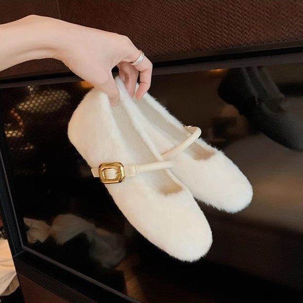 Damen Kuschelige Faux‑Fur Mary‑Jane‑Slipper mit gepolstertem Komfortfußbett und goldener Schnallenapplikation Nord Taschen
