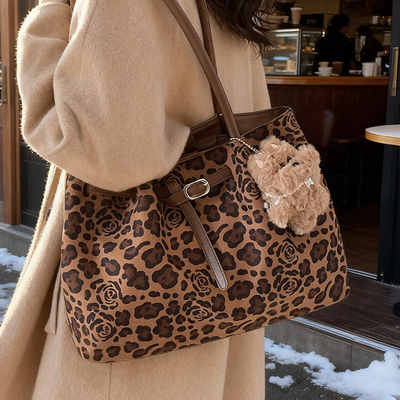 Damen Shopper Bag mit floralem und animalischem Design Nord Taschen