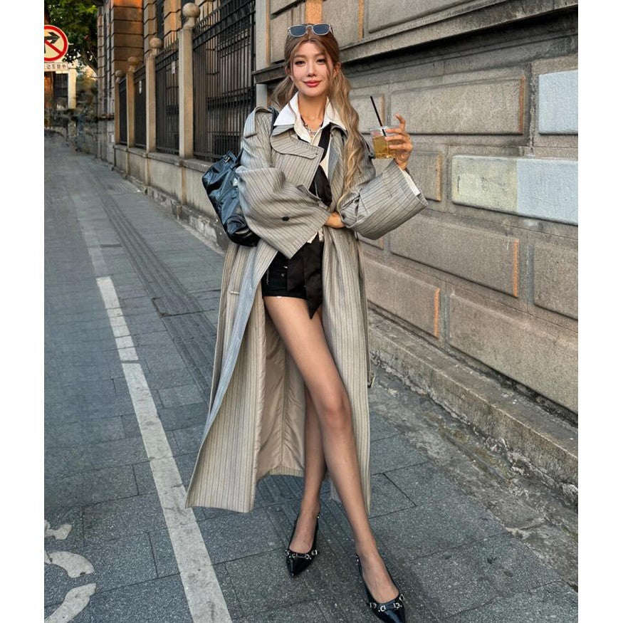 Damen Langer gestreifter Oversize‑Trenchcoat mit breitem Revers und Ballonärmeln Nord Taschen