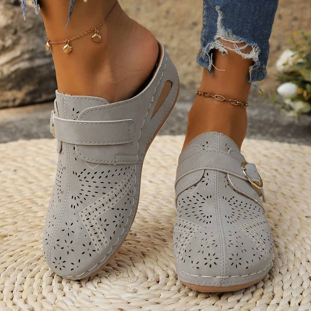 Damen Bequeme Clogs mit perforiertem Leder Nord Taschen