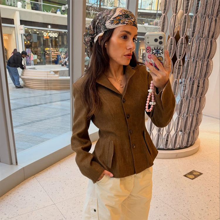 Damen Taillierter Cordblazer mit Schößchen und Pattentaschen Nord Taschen