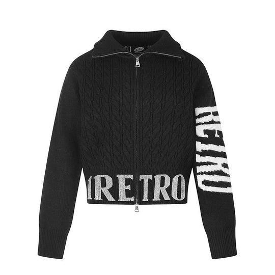 Damen Kurze Zopfmuster-Strickjacke mit Stehkragen, durchgehendem Reißverschluss und Typo-Bund Nord Taschen