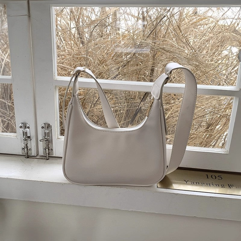 Damen Hobo-Tasche mit eleganter Linienführung und hochwertigem Kunstleder Nord Taschen