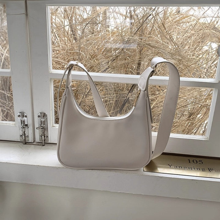 Damen Hobo-Tasche mit eleganter Linienführung und hochwertigem Kunstleder Nord Taschen
