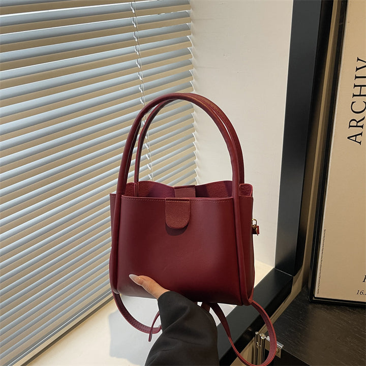 Damen elegante Mini-Handtasche mit praktischem Klappverschluss Nord Taschen