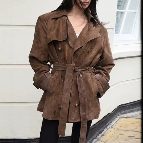 Damen Kurzer Wildleder-Trenchcoat mit Doppelreihe und Taillengürtel Nord Taschen