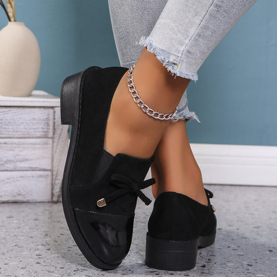 Damen Slip-On Loafer aus Veloursimitat mit Lackkappe, elastischem Einsatz und Zierschleife Nord Taschen