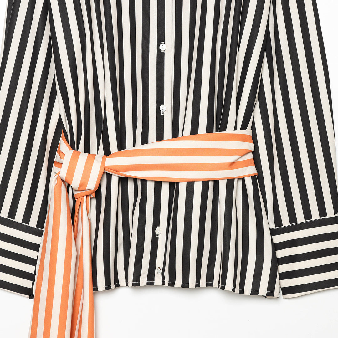 Damen Oversize-Hemdbluse mit vertikalen Streifen und kontrastierendem Taillenband Nord Taschen