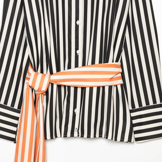 Damen Oversize-Hemdbluse mit vertikalen Streifen und kontrastierendem Taillenband Nord Taschen