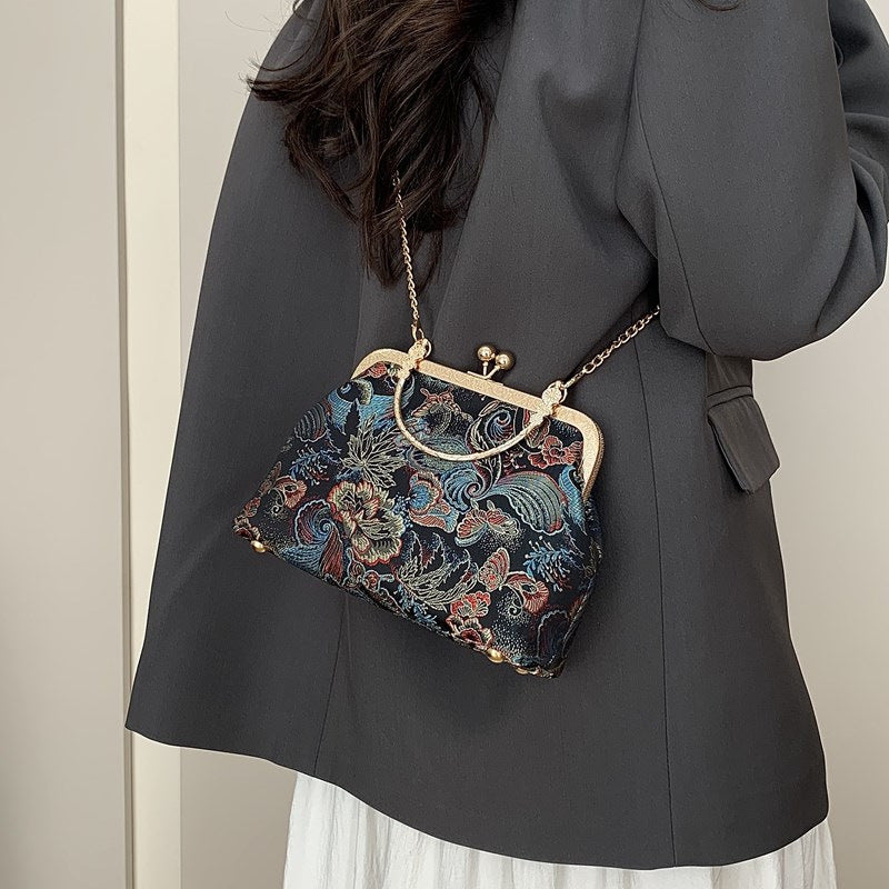Damenhandtasche mit eleganter floraler Stickerei Nord Taschen