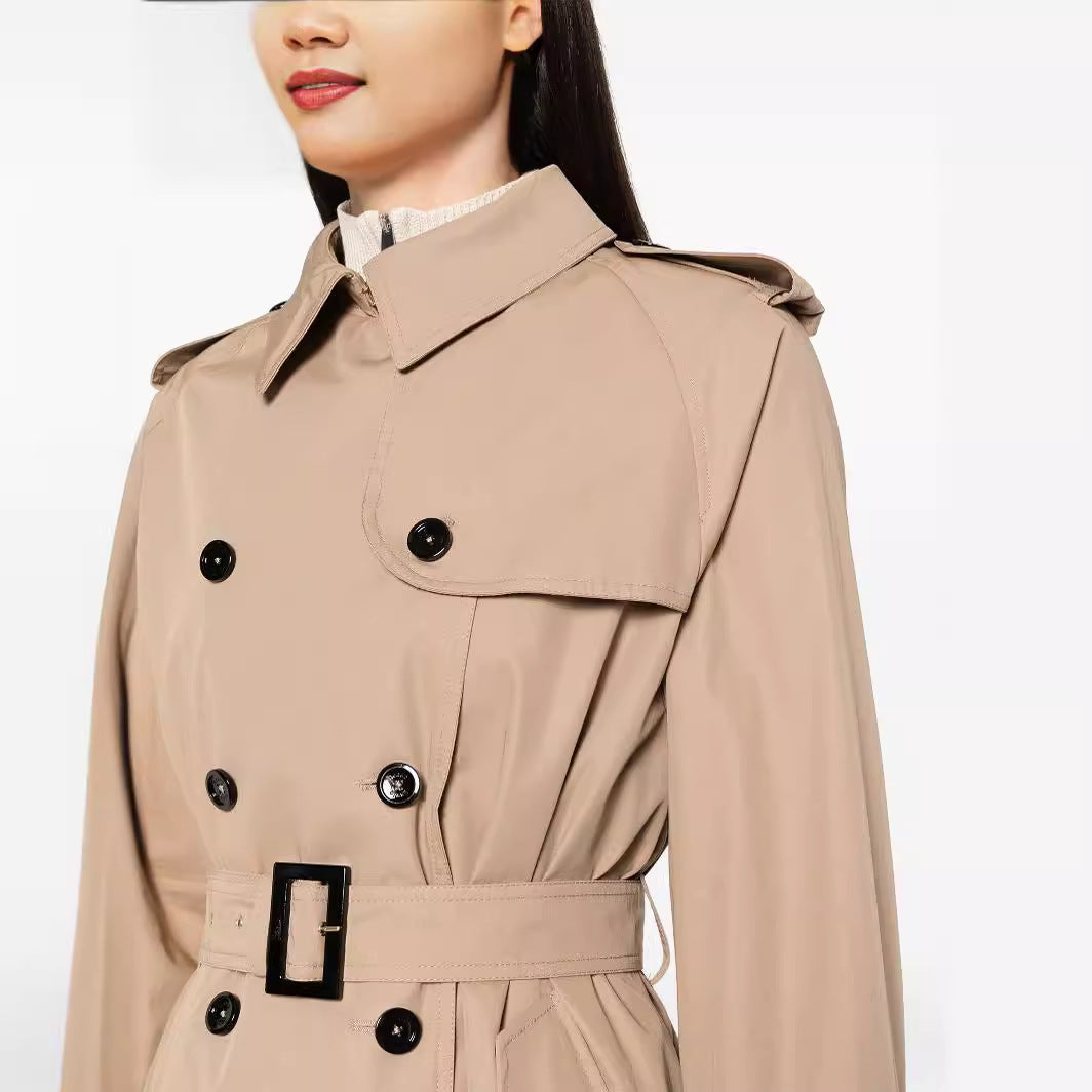 Damen Trenchcoat im Maxilänge mit doppelreihiger Knopfleiste und Taillengürtel Nord Taschen