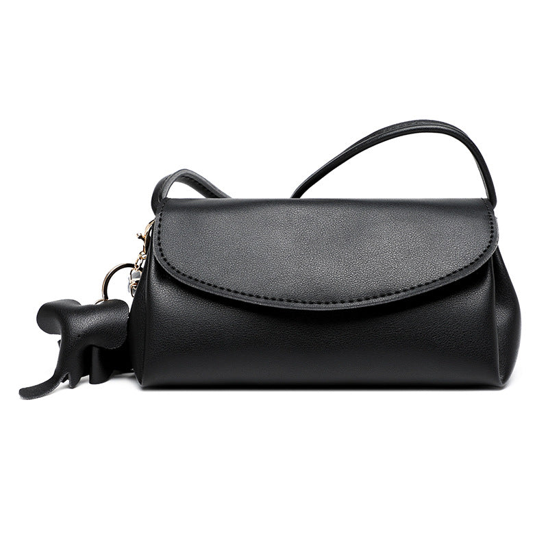 Damen Clutch-Tasche mit eleganter Klappenöffnung und charmantem Anhänger Nord Taschen