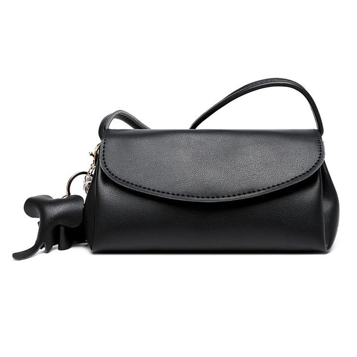 Damen Clutch-Tasche mit eleganter Klappenöffnung und charmantem Anhänger Nord Taschen