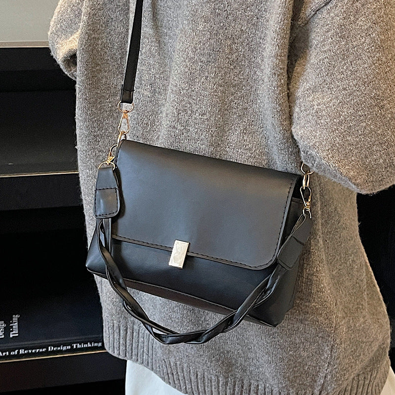 Damen Umhängetasche mit elegantem Klappverschluss und verstellbarem Tragegurt Nord Taschen