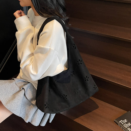 Damen Hobo-Tasche mit floralem Akzent und praktischem Mini-Portemonnaie Nord Taschen