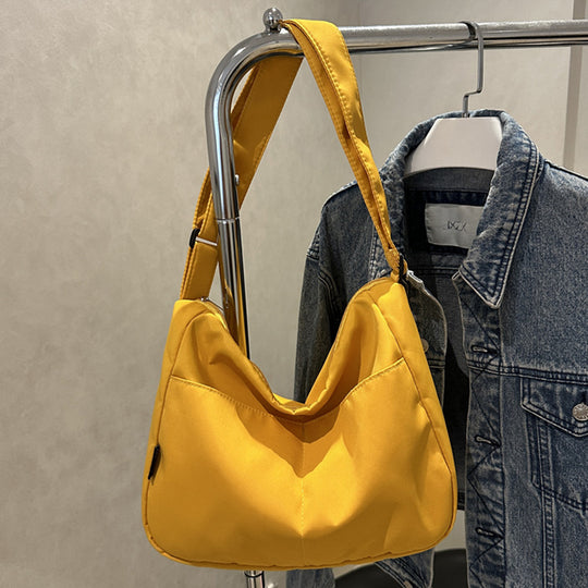 Damen Hobo-Tasche aus strapazierfähigem Material mit elegantem Design Nord Taschen