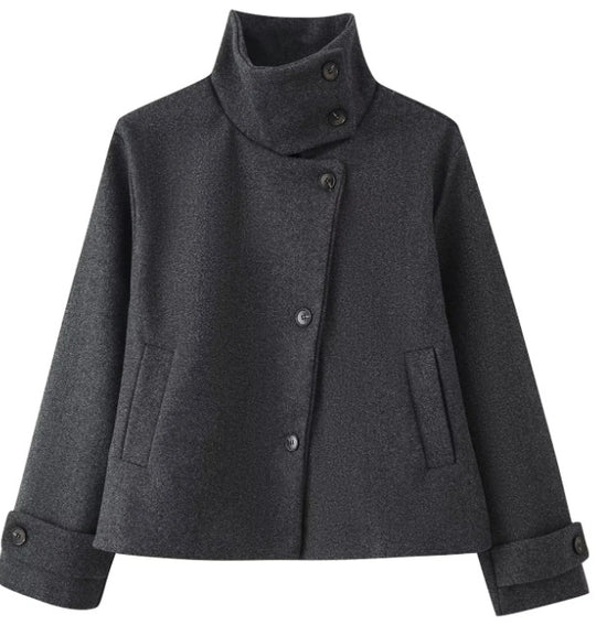 Damen Kurzjacke im Boxy‑Cut mit hohem Stehkragen und Hornknöpfen Nord Taschen